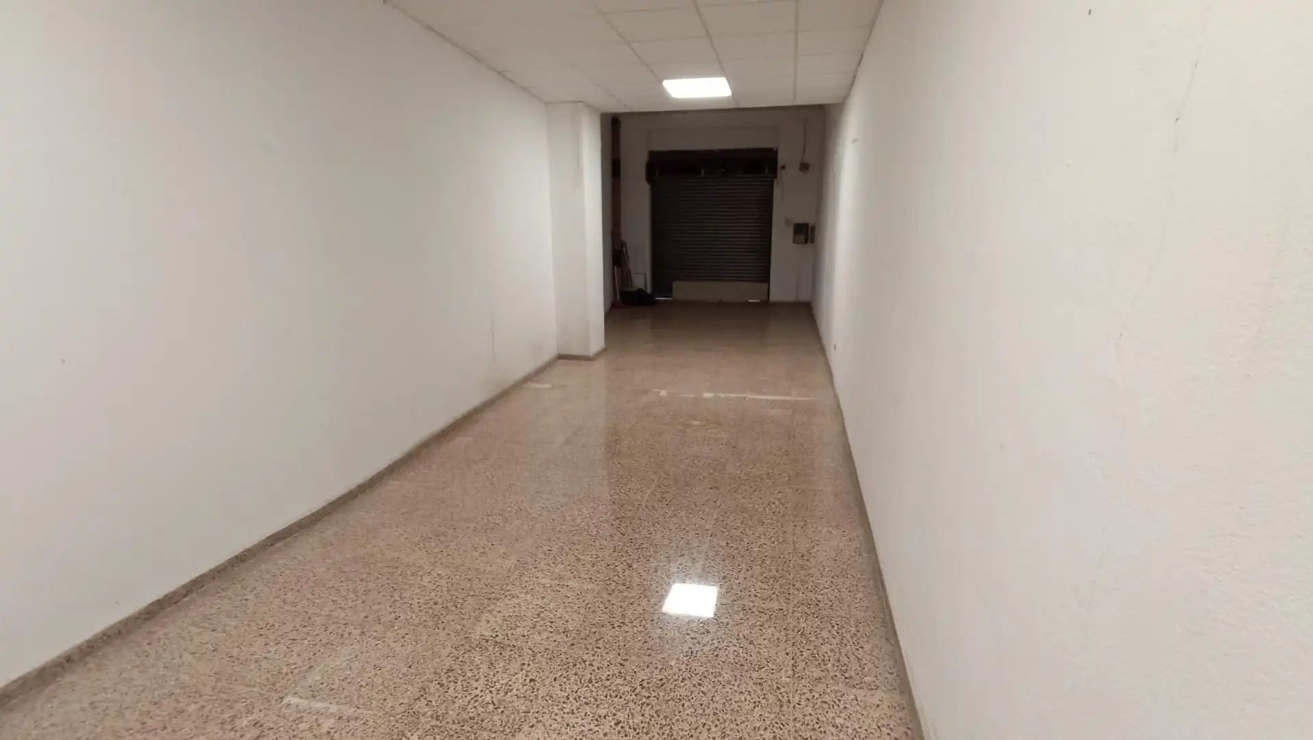 Local de lloguer a Calle MADRE VEDRUNA, 2, Parque Geólogo José Royo Gómez