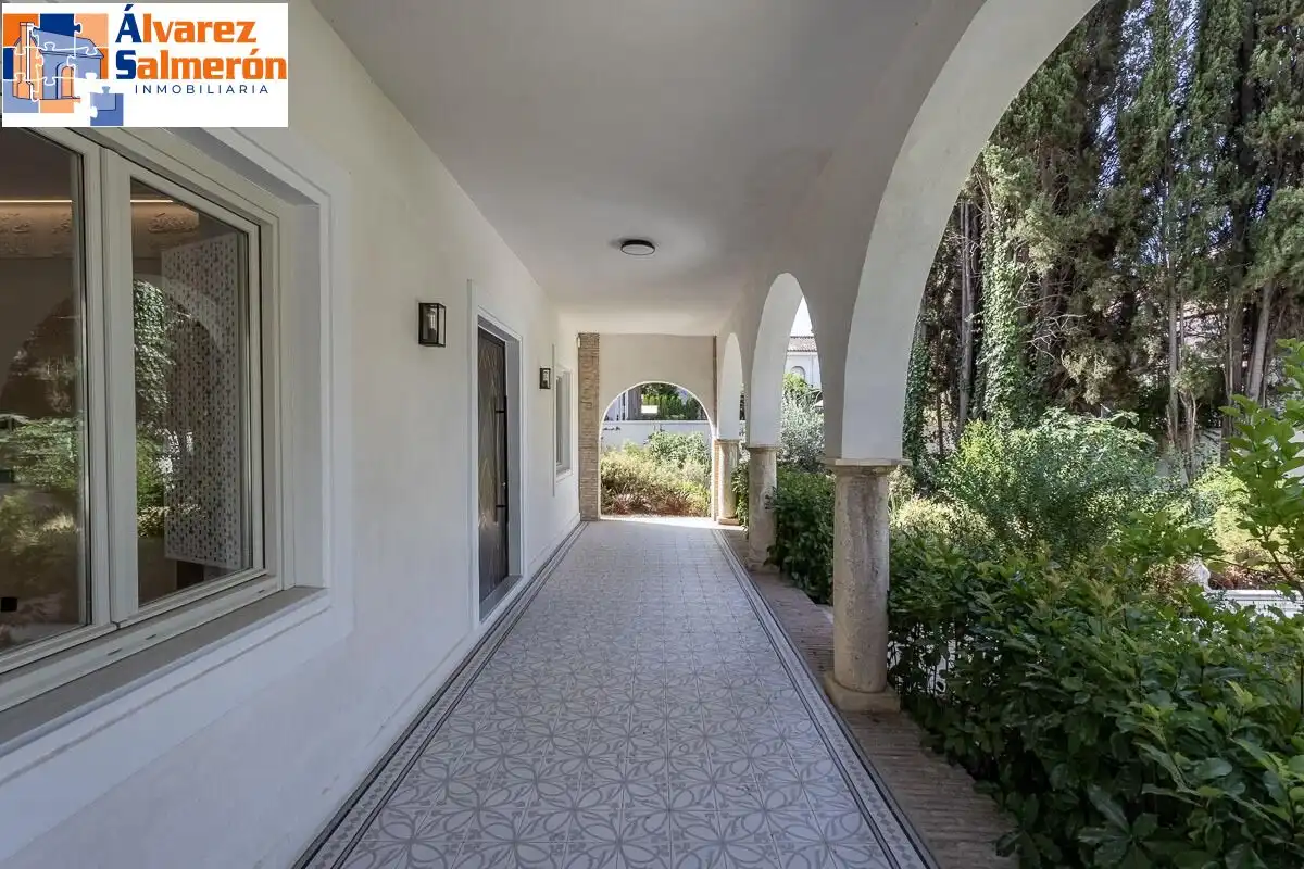 Casa o xalet en venda en Granada amb Aire condicionat, Jardí privat i Terrassa