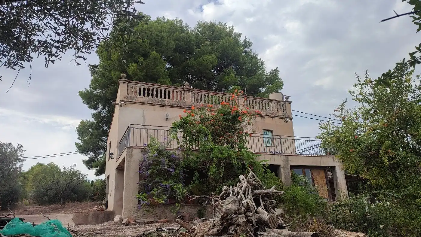 Vista exterior de Finca rústica en venda en Valls amb Calefacció, Jardí privat i Terrassa