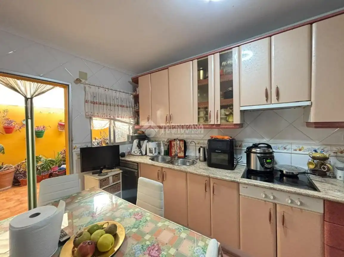 Casa aparellada en venda a Andújar, imagen 8