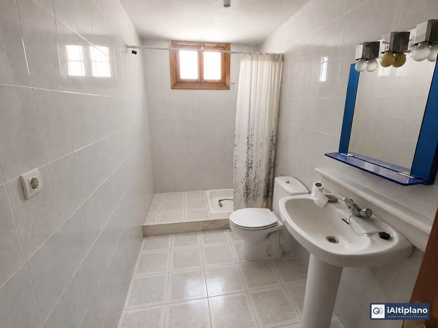 Bathroom of Houses for sale in Baza  with Heating, Private garden and Terrace