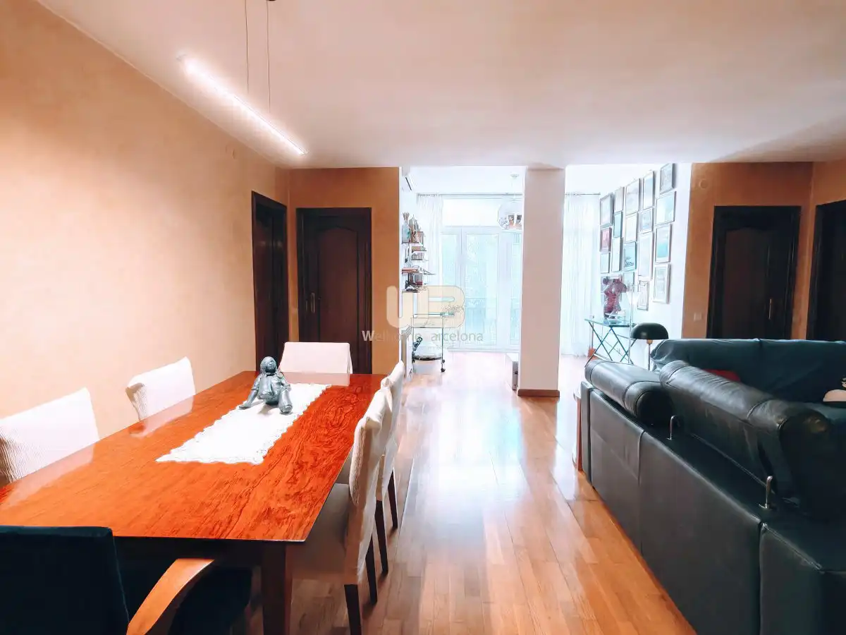 Dúplex en venta en Carrer de Provença, El Camp de l'Arpa del Clot