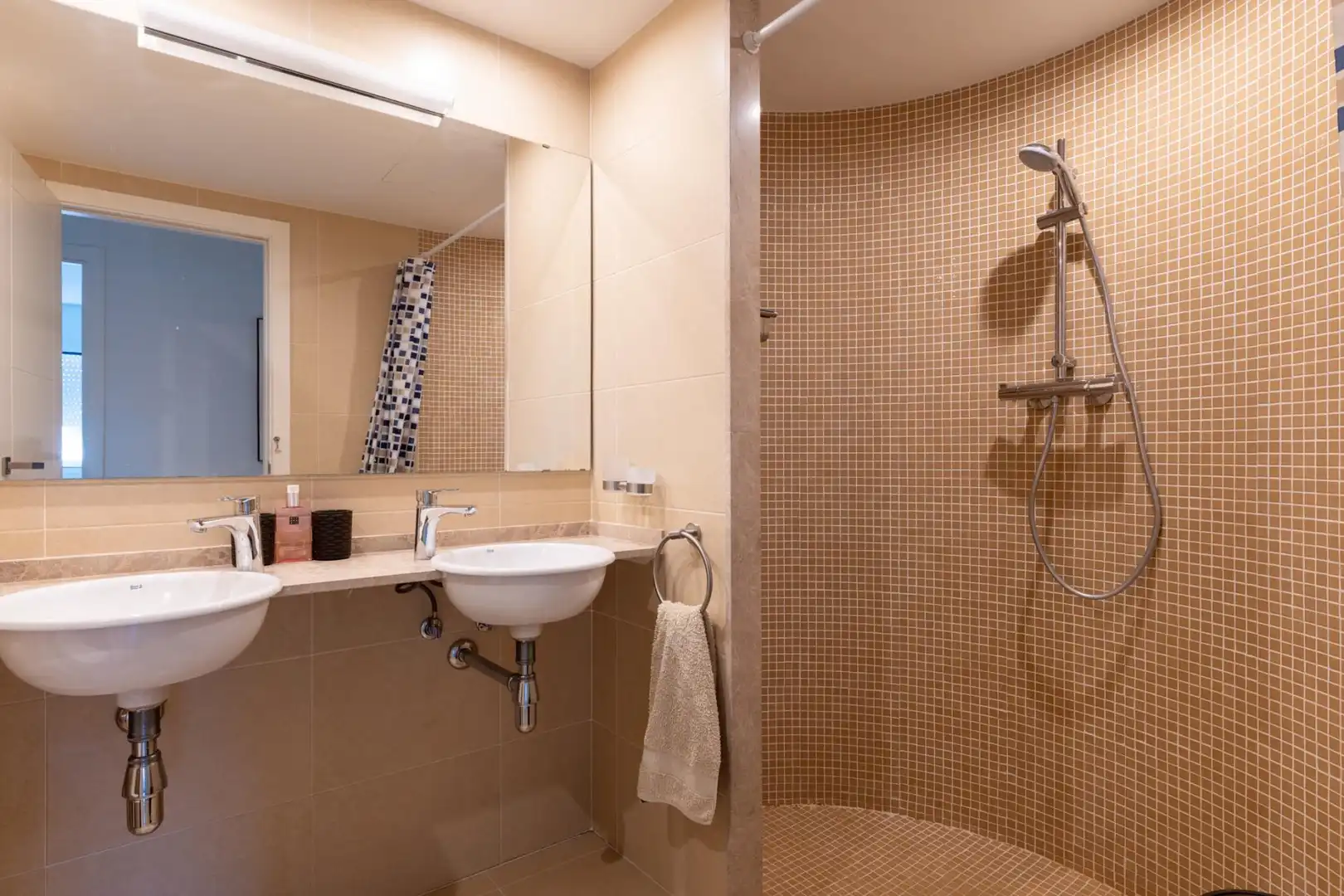 Bathroom of Flat for sale in Castell d'Aro, Platja d'Aro i s'Agaró  with Air Conditioner, Heating and Terrace