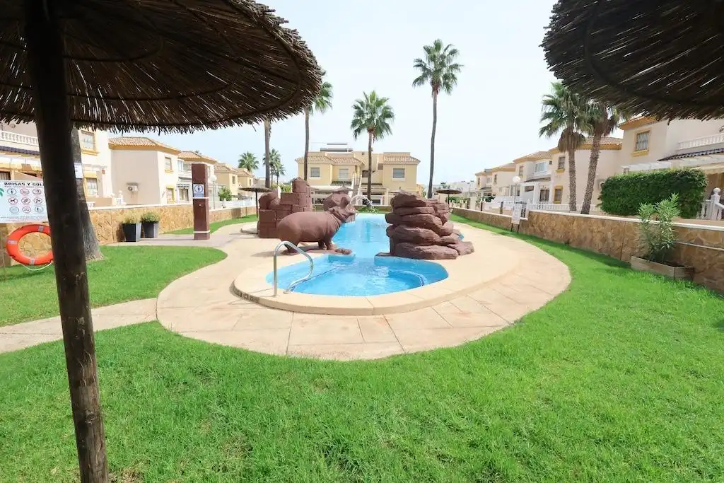 Maison mitoyenne avec piscine à louer à Calle ESTRAGON, imagen 21