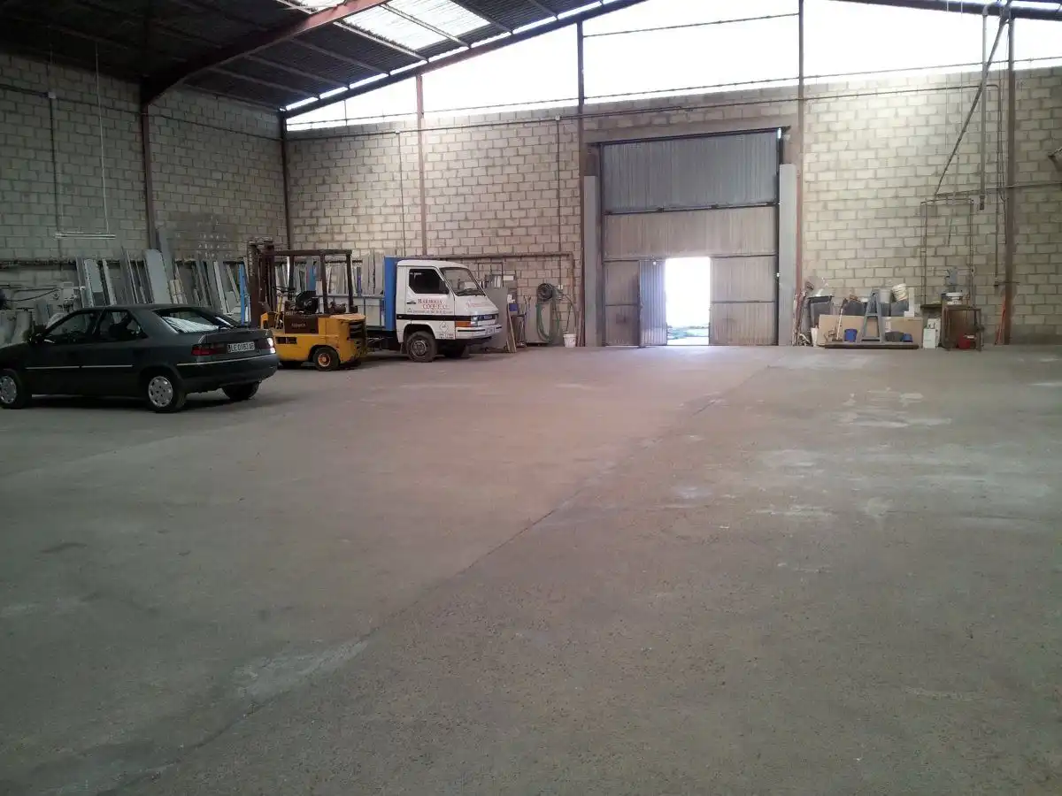 Nave industrial in vendita a san froilan 93, imagen 3