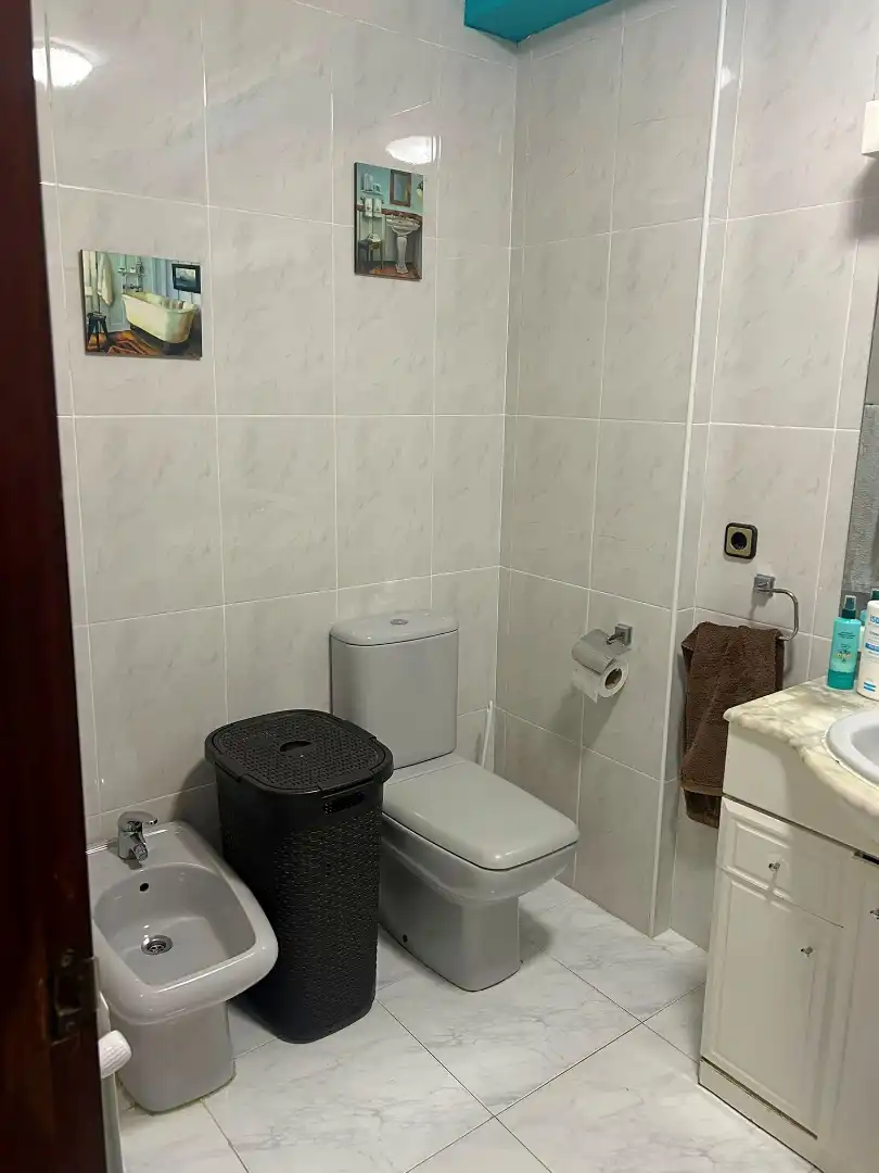 Badezimmer von Maisonette zum Verkauf in Piélagos mit Heizung, Parkett und Abstellraum