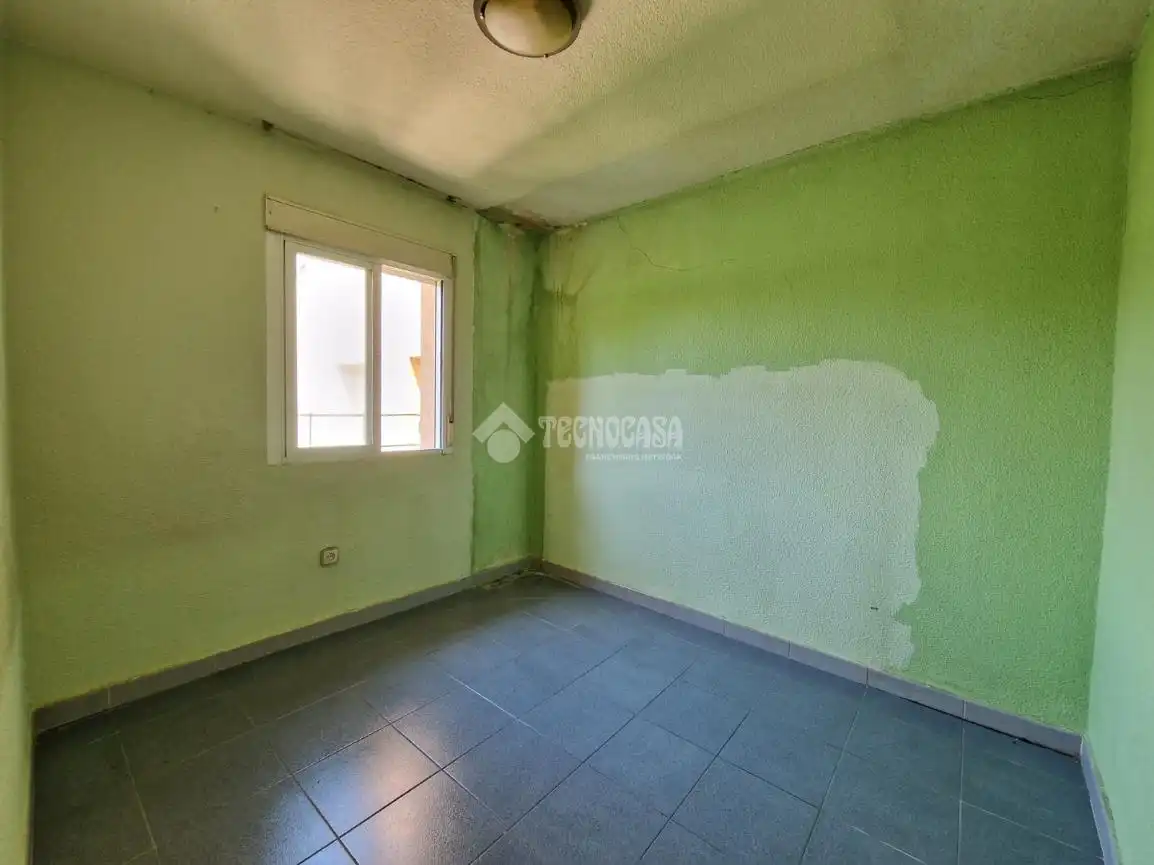 Habitación de Piso en venta en Madrid con Calefacción y Balcón