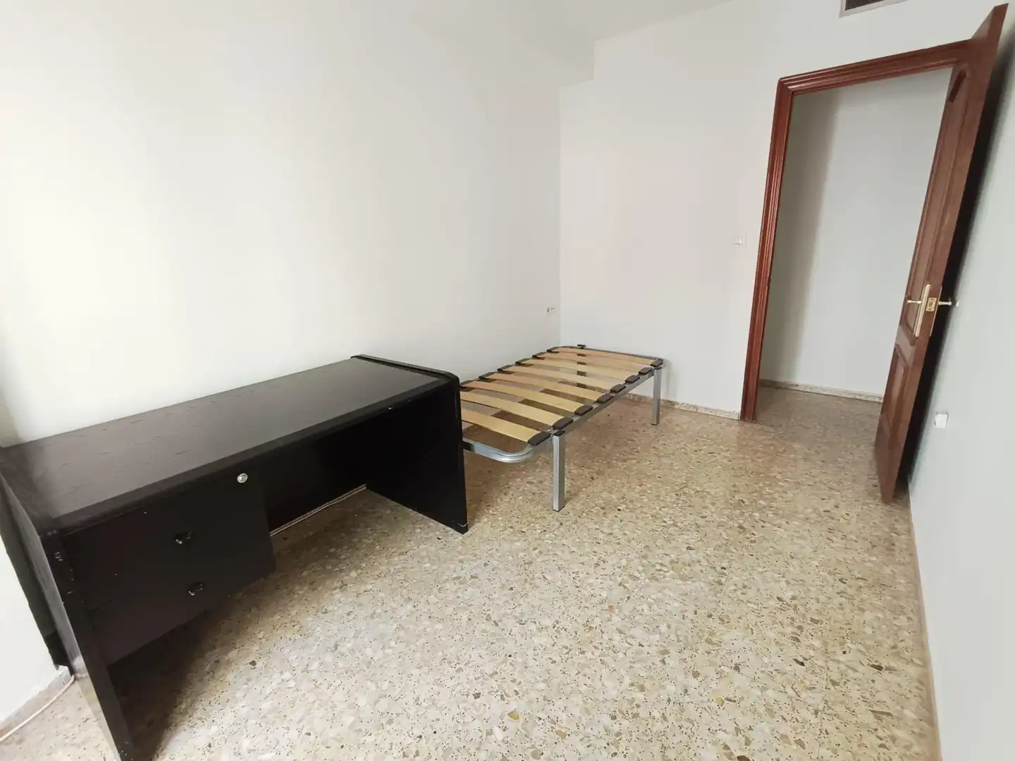 Dormitori de Casa o xalet en venda en Córdoba amb Terrassa, Traster i Alarma