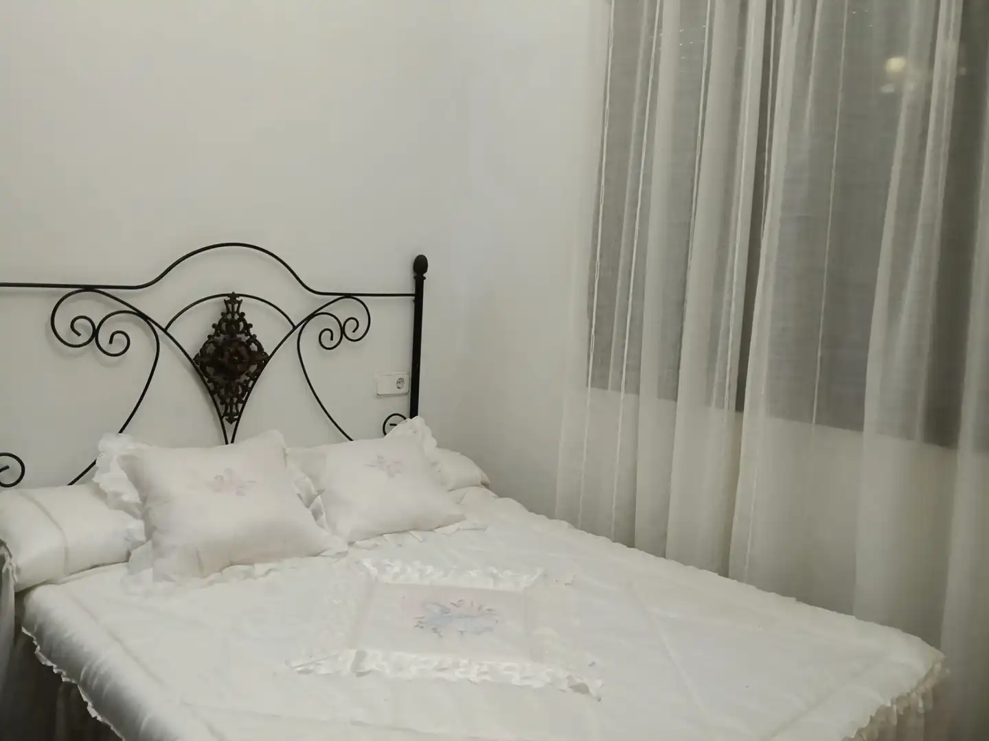 Dormitori de Casa o xalet en venda en Almendralejo amb Aire condicionat, Calefacció i Jardí privat
