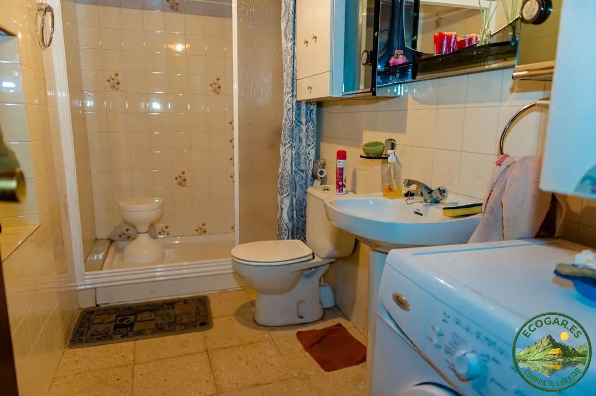 Baño de Casa o chalet en venta en Cabrillanes con Calefacción, Trastero y Amueblado