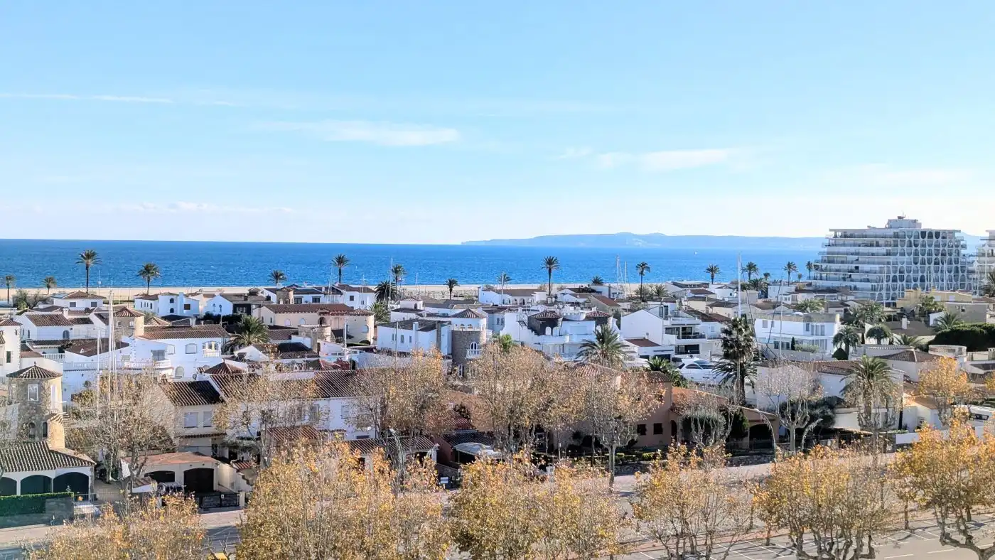 Vista exterior de Ático en venta en Empuriabrava con Aire acondicionado, Calefacción y Terraza