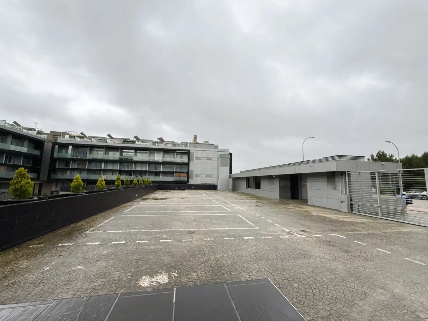 Parking de Dúplex en venta en Madrid con Aire acondicionado, Calefacción y Piscina comunitaria