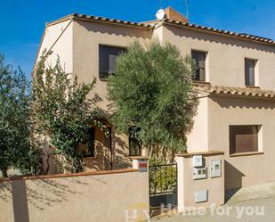 Vista exterior de Casa o xalet en venda en Vilamaniscle amb Calefacció, Terrassa i Forn