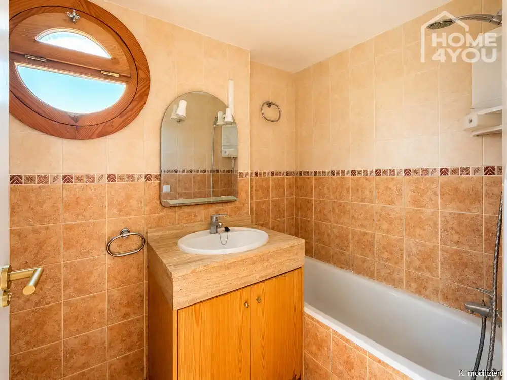 Bathroom of Flat for sale in Llucmajor  with Air Conditioner, Terrace and Balcony