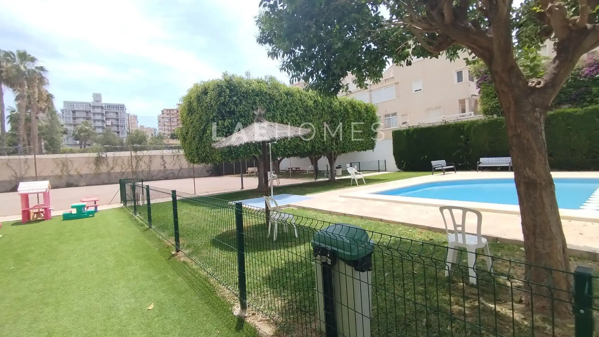 Piscina de Pis de lloguer en Alicante / Alacant amb Aire condicionat, Moblat i Piscina comunitària