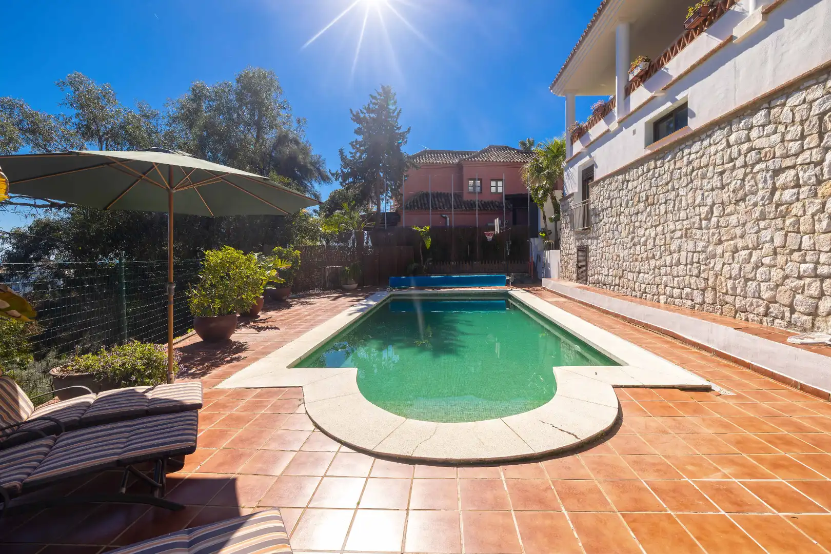 Piscina de Casa o xalet en venda en Marbella amb Aire condicionat, Jardí privat i Terrassa