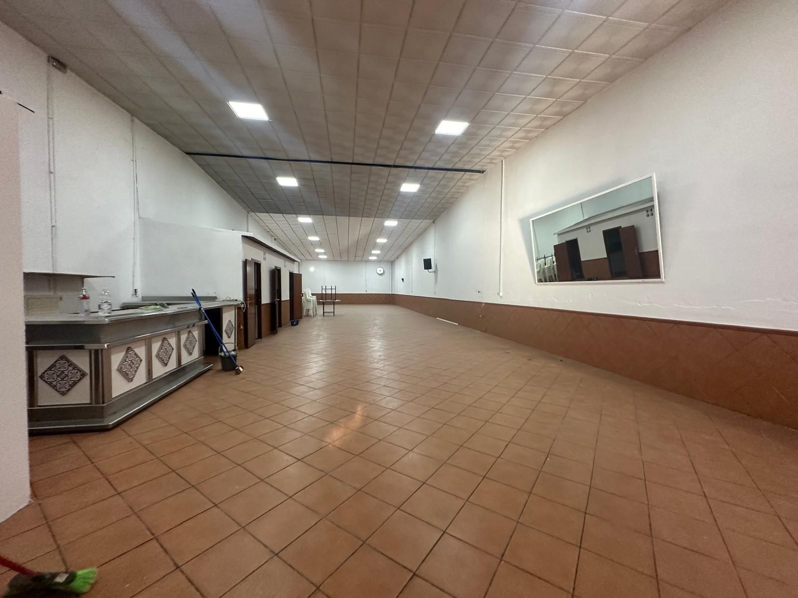 Nau industrial en venda en Los Palacios y Villafranca