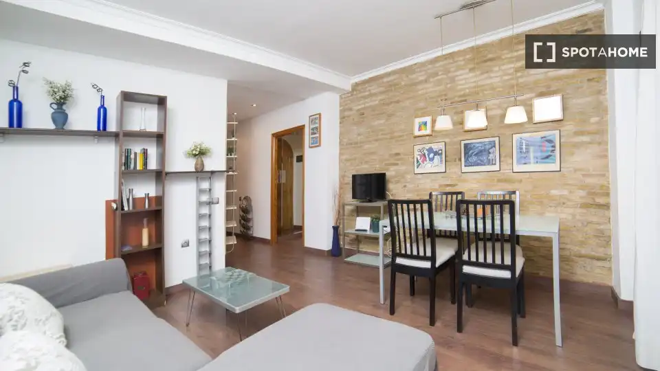 Piso con terraza en alquiler en Jesús