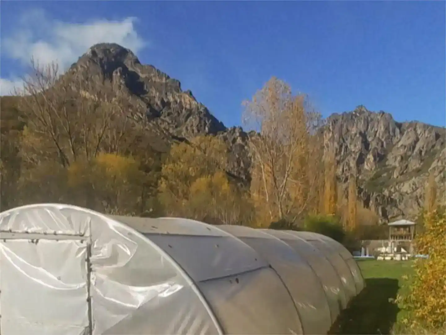 Jardí de Pis en venda en Valdepiélago amb Jardí privat, Piscina i Moblat