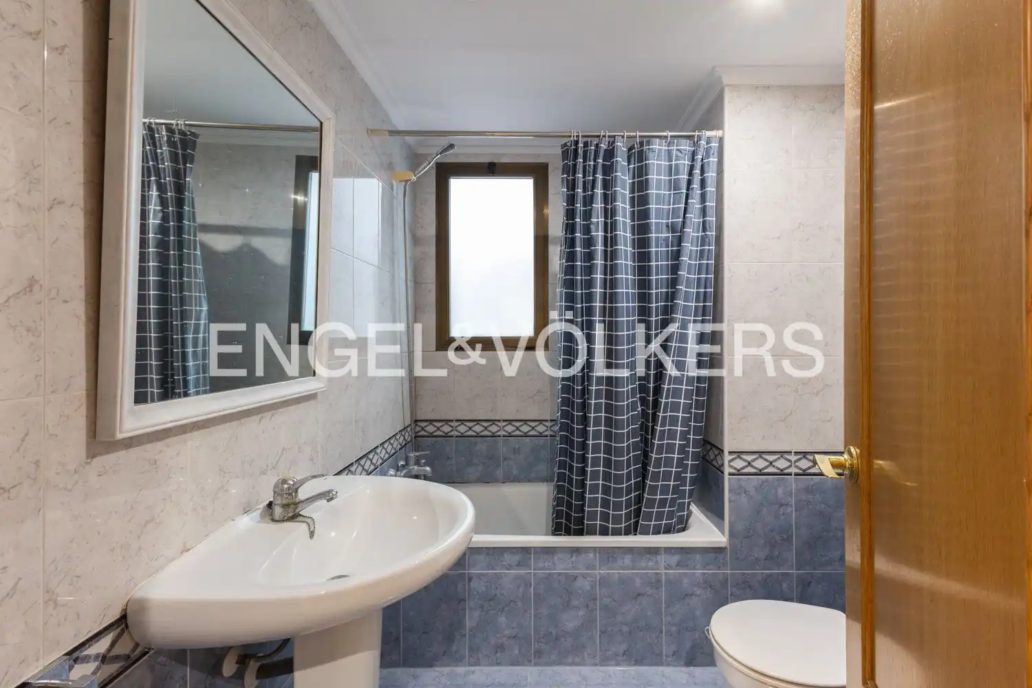 Badezimmer von Wohnung zum Verkauf in Valencia mit Klimaanlage, Heizung und Terrasse