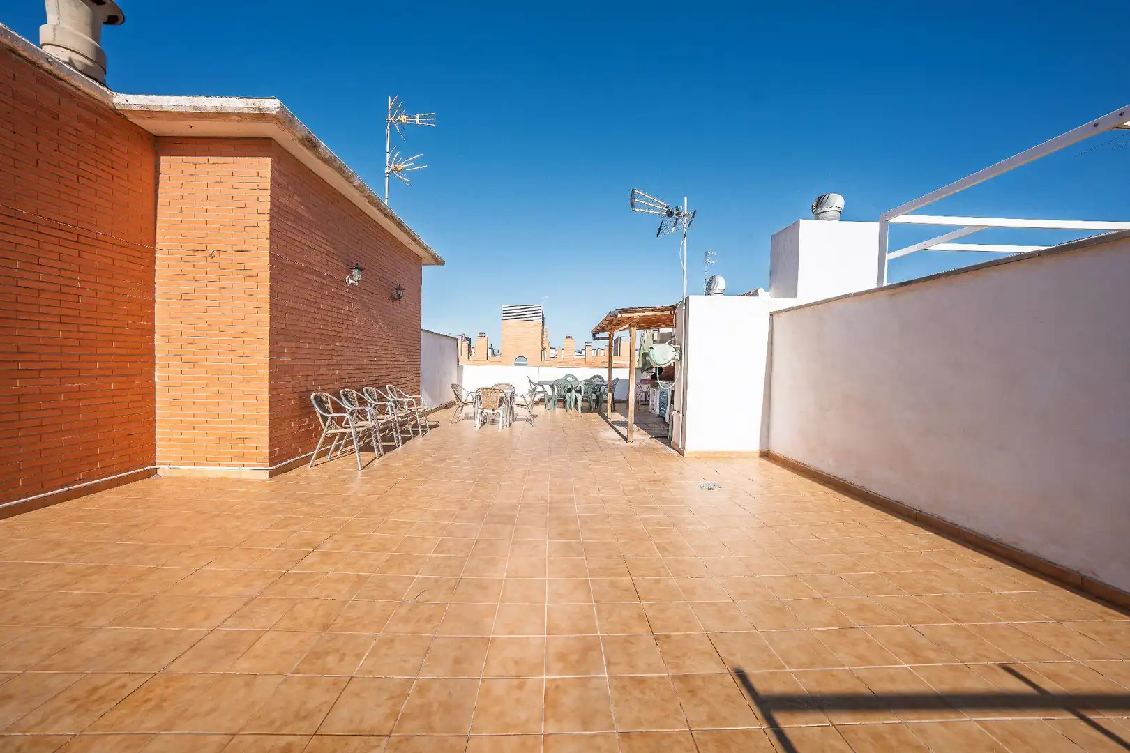 Terraza de Ático en venta en Alicante / Alacant con Calefacción, Jardín privado y Terraza