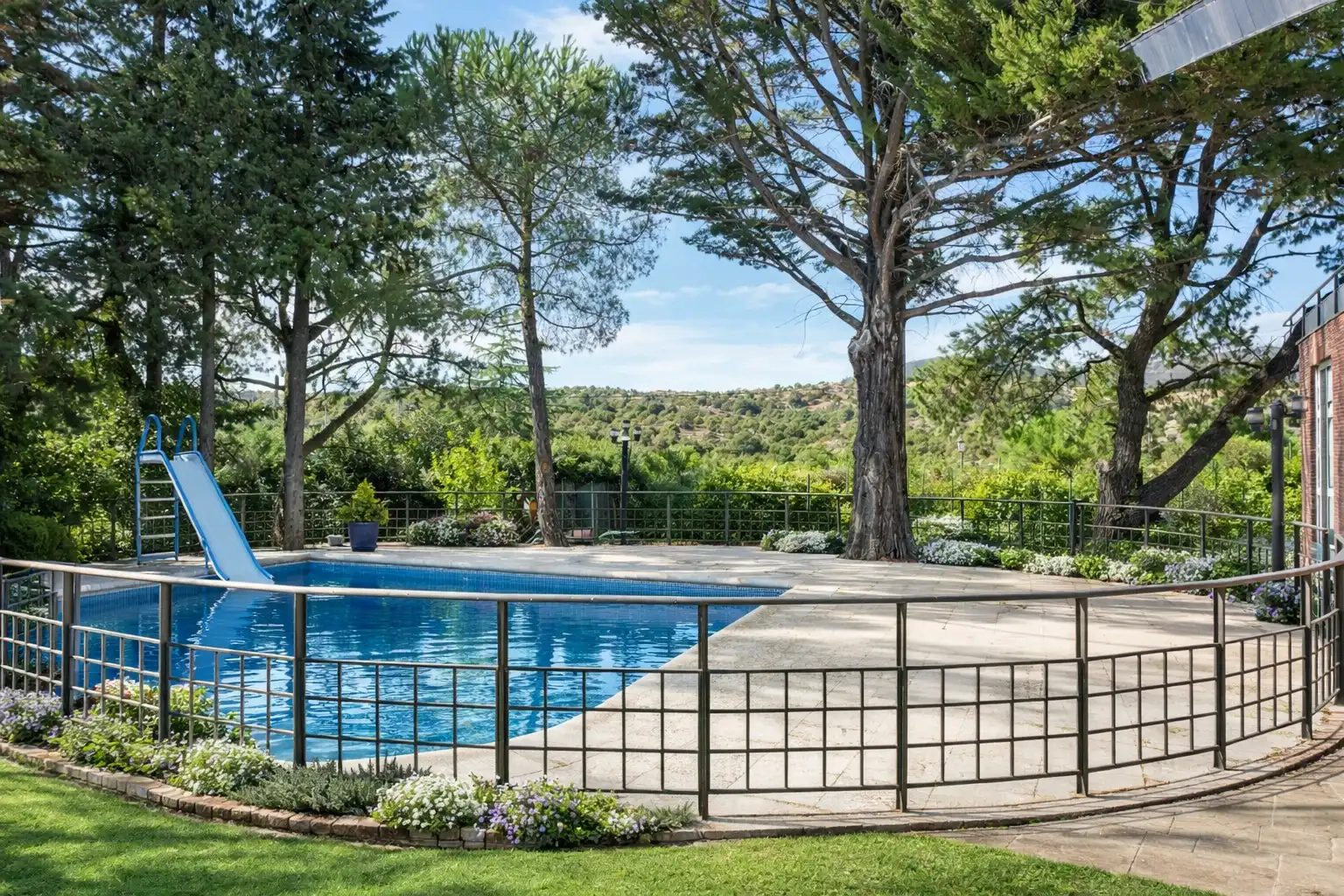 Piscina de Casa o xalet en venda en Hoyo de Manzanares amb Jardí privat, Terrassa i Piscina
