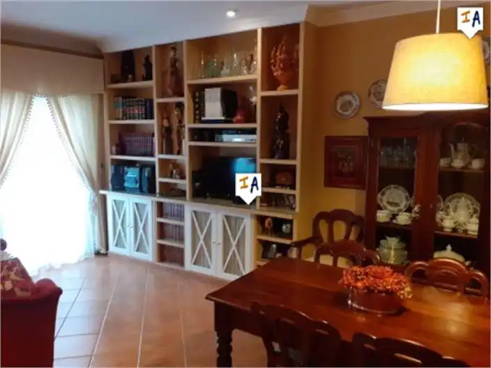 Sala d'estar de Casa adosada en venda en Iznájar amb Aire condicionat, Terrassa i Traster