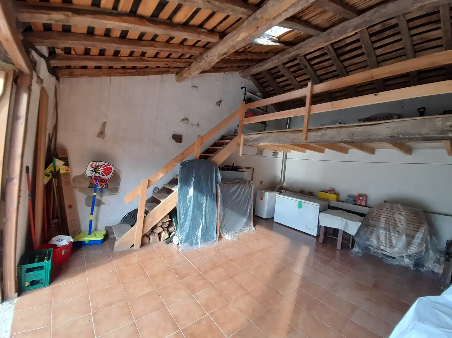 Casa adosada en venda en Caso amb Calefacció, Terrassa i Traster