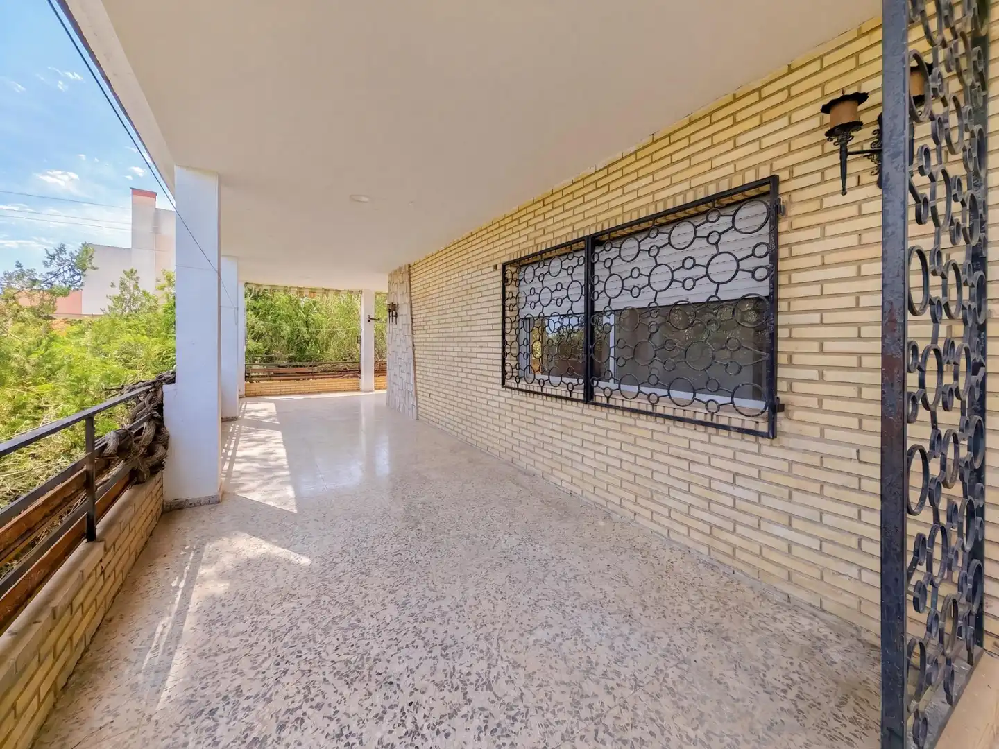 Vista exterior de Casa o chalet en venta en Chiva con Terraza, Trastero y Piscina
