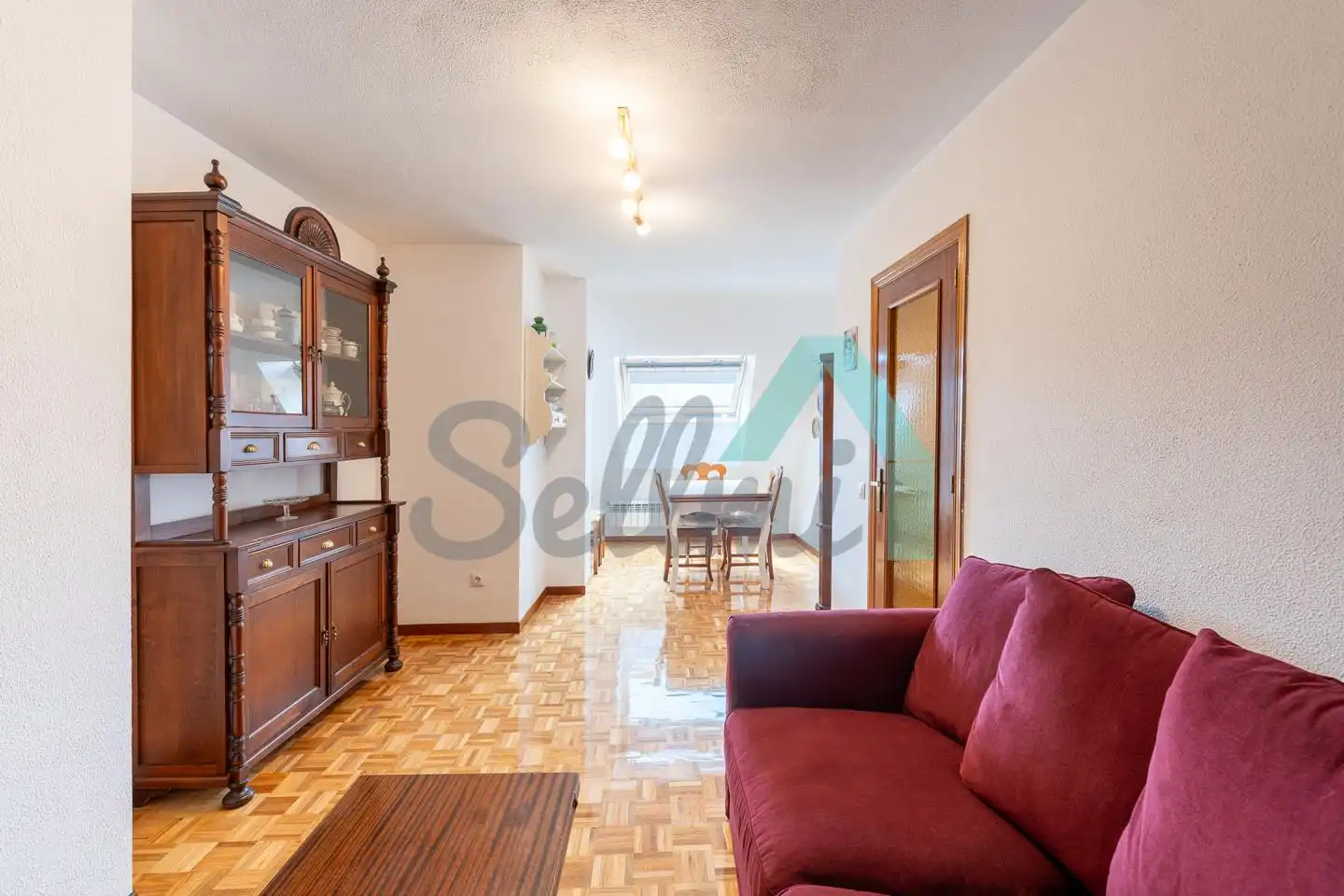 Sala de estar de Piso de alquiler en Oviedo  con Calefacción, Parquet y Amueblado