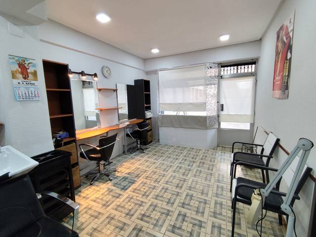 Local comercial en Alquiler en Lauaxeta Kalea en Kabiezes