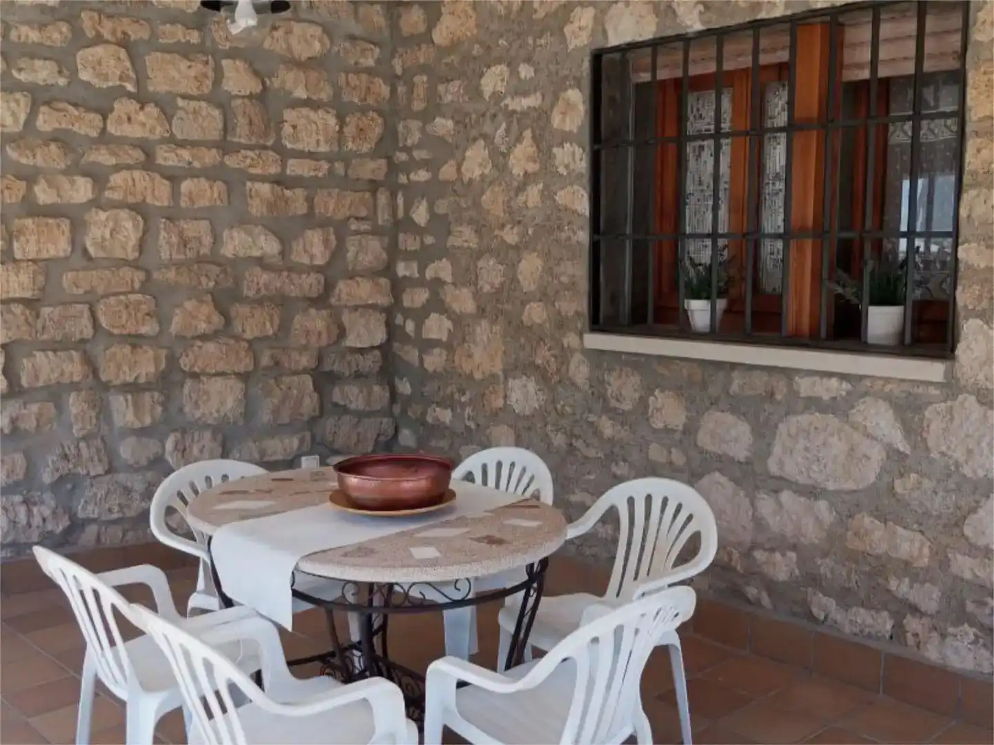 Terrassa de Casa adosada en venda en Cubillas de Santa Marta amb Jardí privat, Traster i Moblat