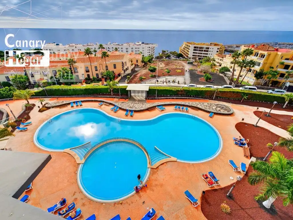 Ático con piscina en venta en del Atlàntico