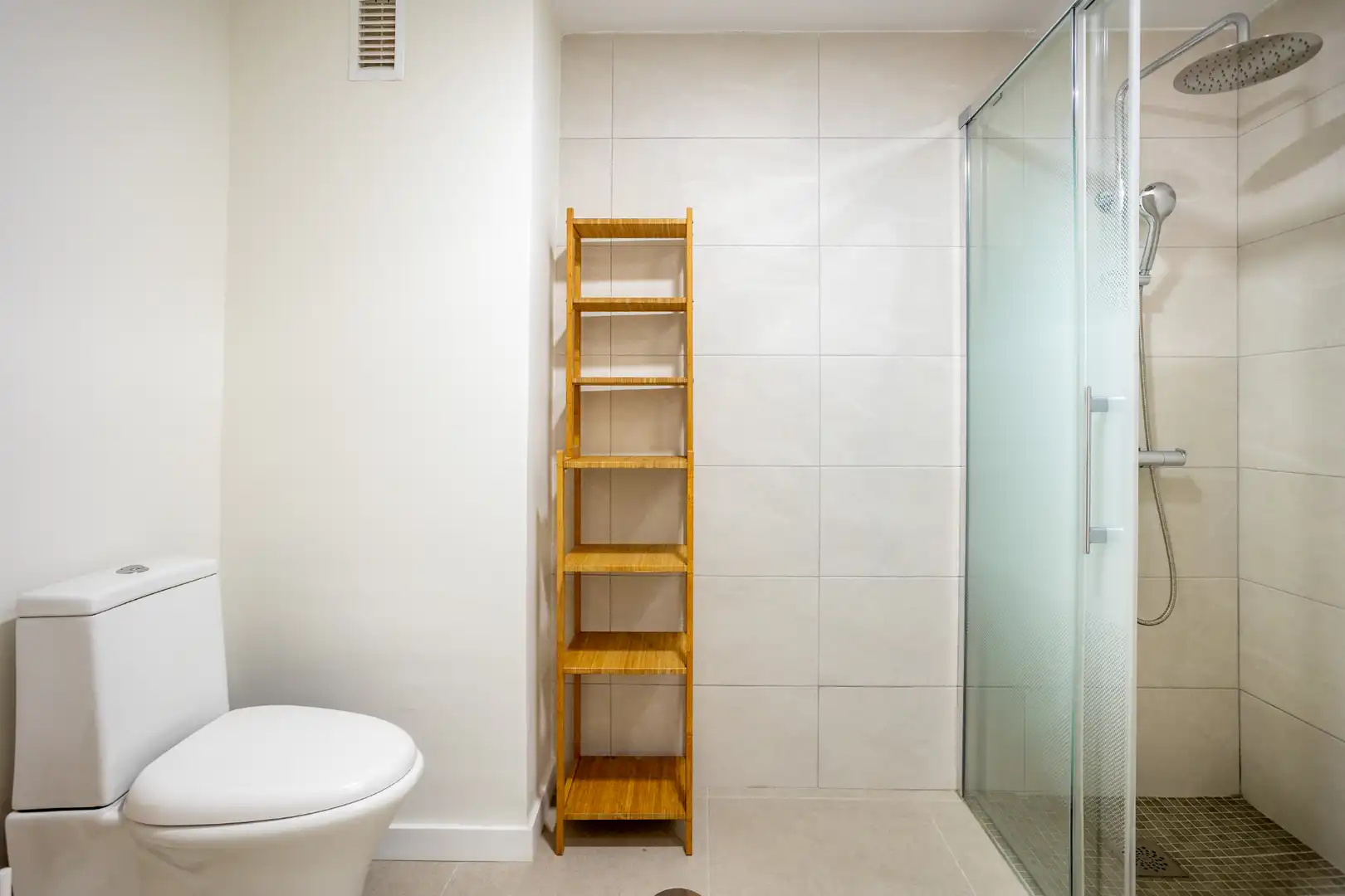 Baño de Piso de alquiler en San Cristóbal de la Laguna con Calefacción, Amueblado y Horno