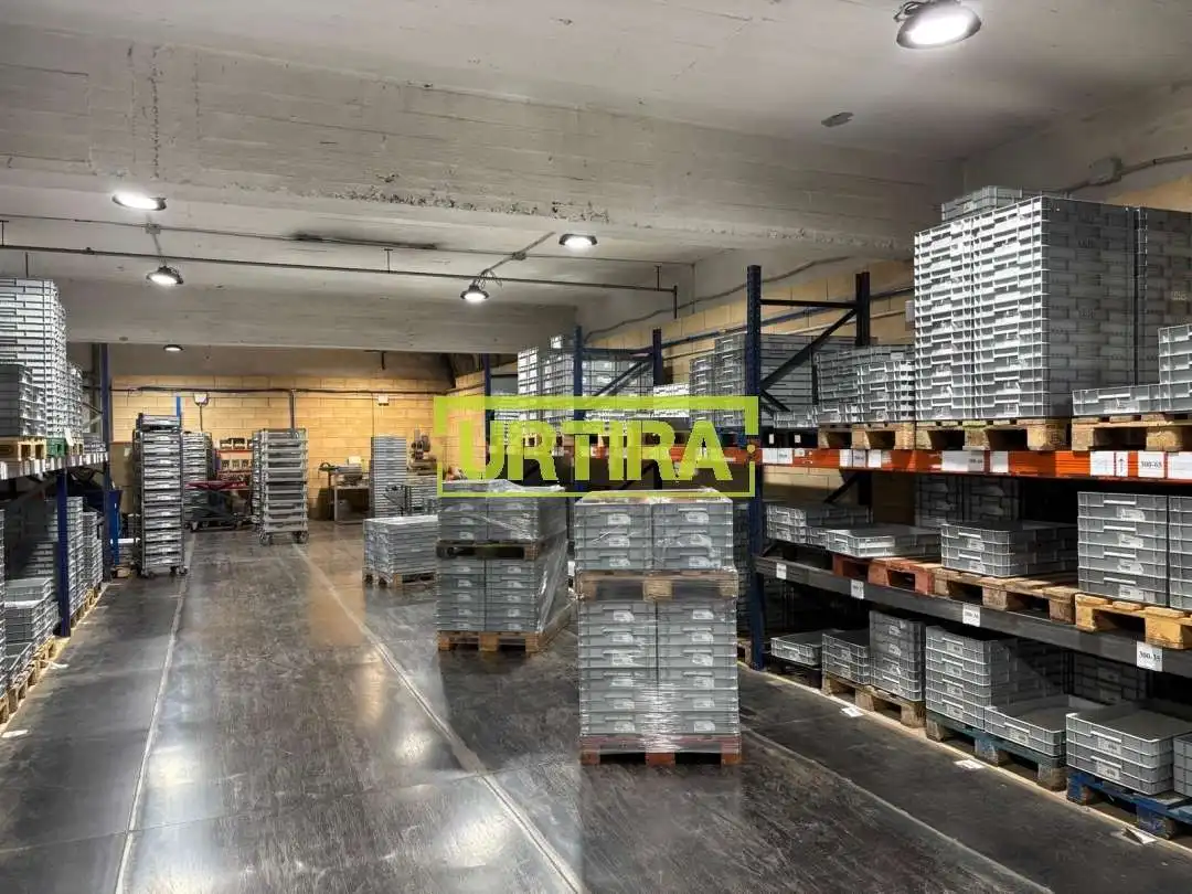 Fabrikhallen zum Verkauf in Irun 