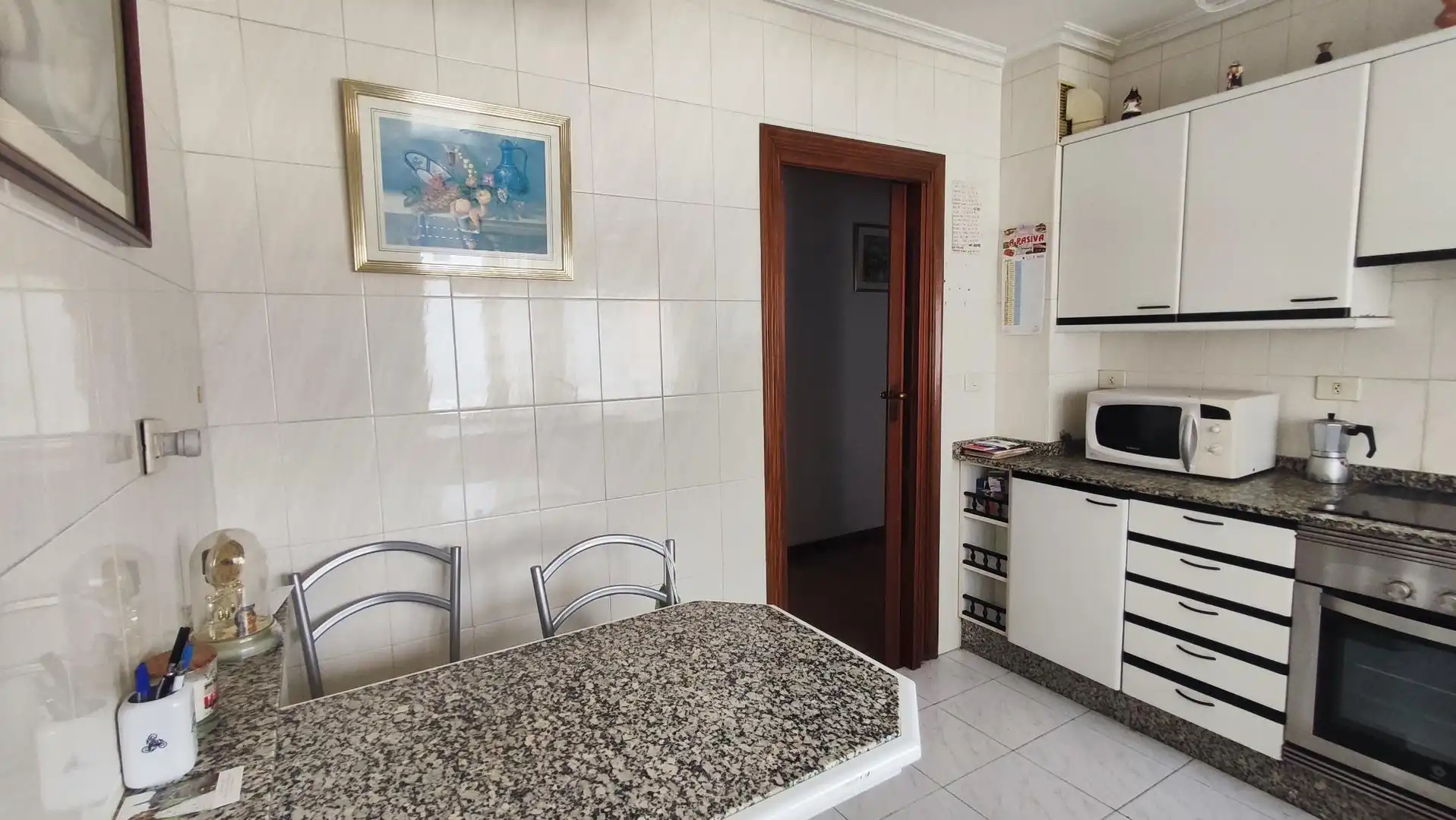 Cocina de Piso en venta en Vigo  con Calefacción, Trastero y Amueblado