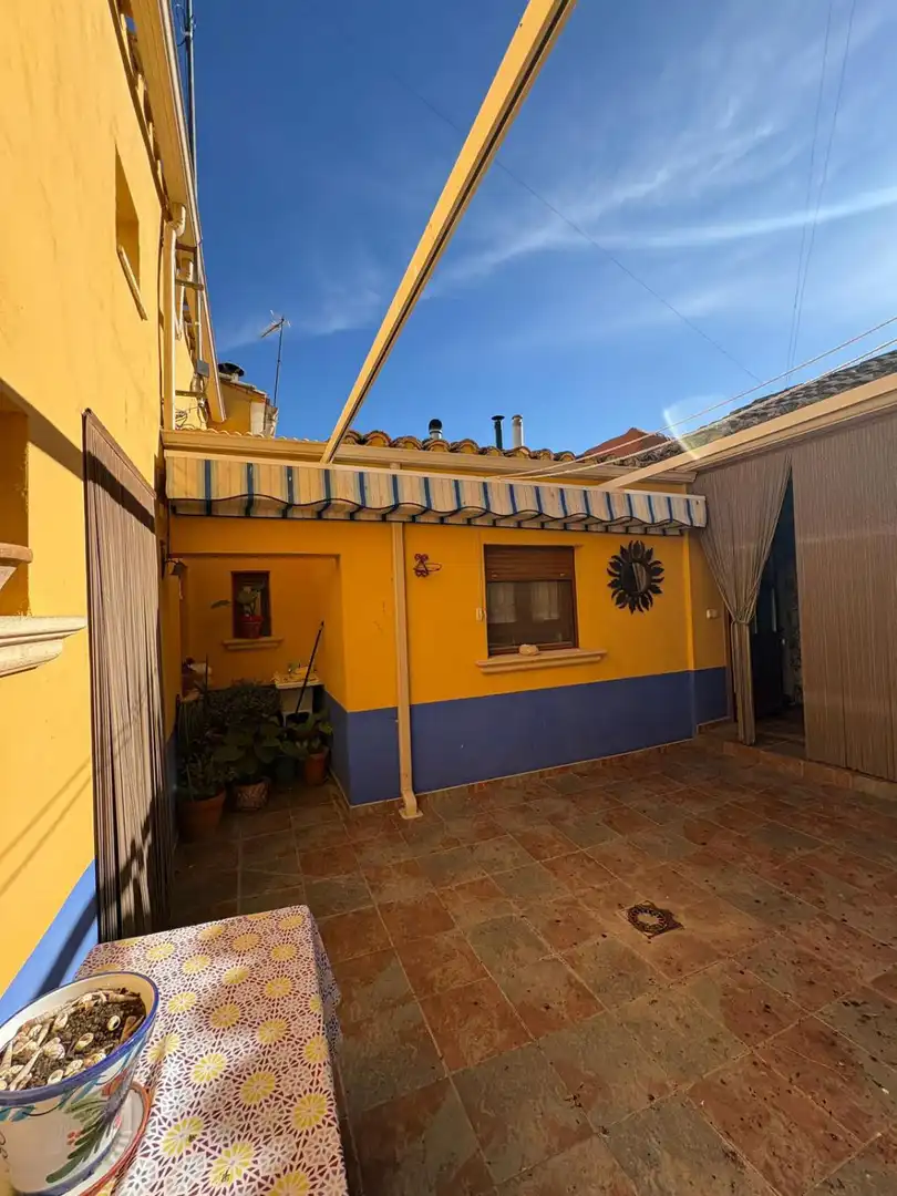 Vista exterior de Casa o xalet en venda en Villagarcía del Llano amb Calefacció i Traster