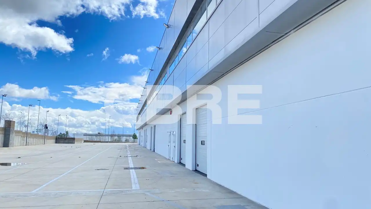Nave industrial de alquiler en Calle de Siete Picos, 11, Zona Industrial