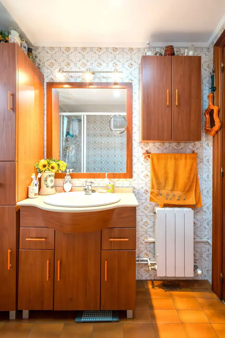 Bathroom of Flat for sale in Bilbao   with Heating and Balcony