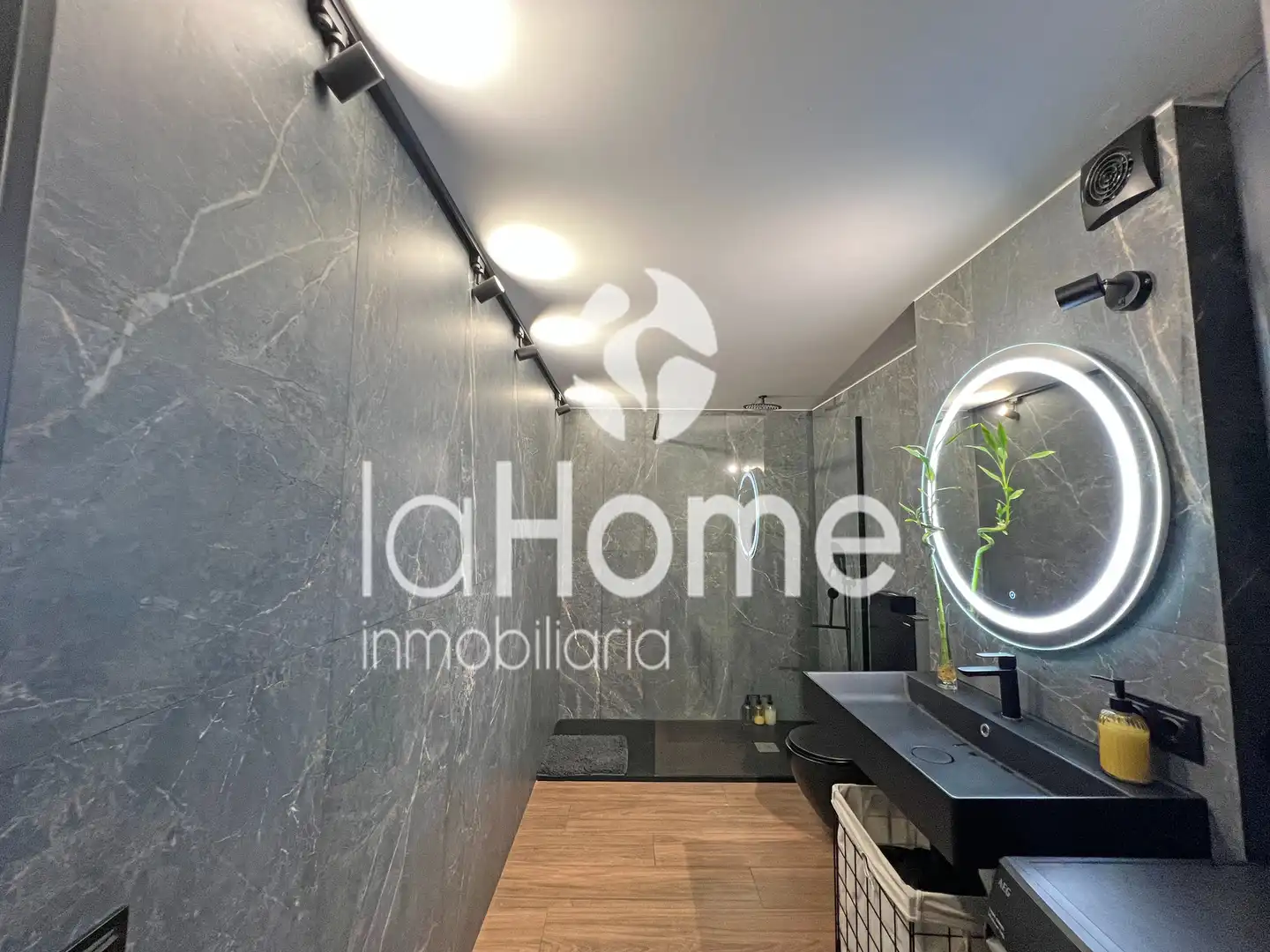 Baño de Apartamento en venta en Paterna con Aire acondicionado, Calefacción y Terraza