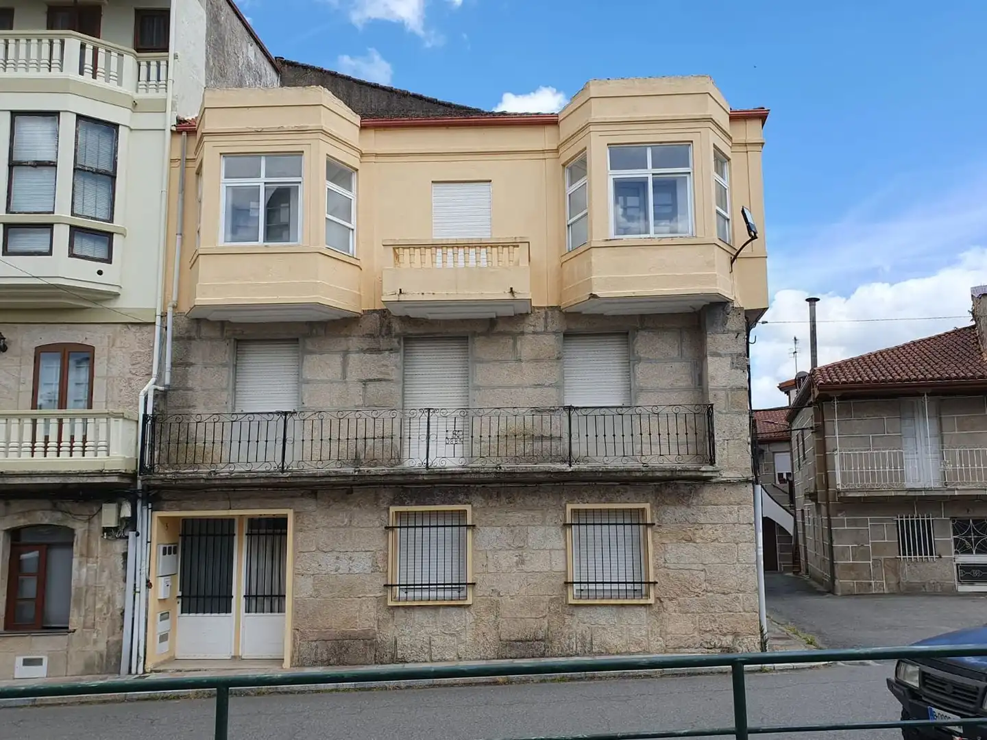 Vista exterior de Edificio en venta en Maside, Ourense