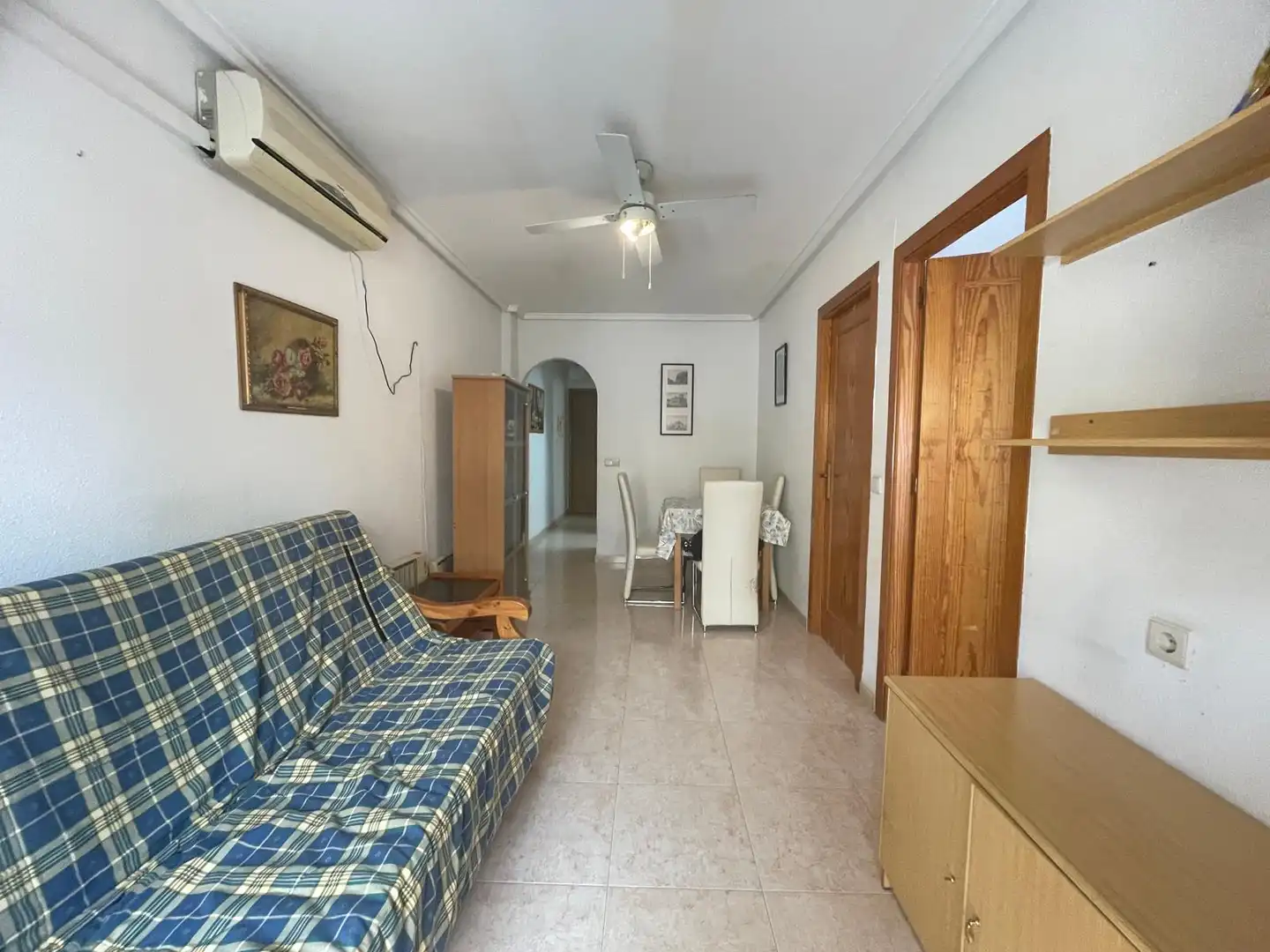 Wohnzimmer von Wohnung zum Verkauf in Torrevieja mit Klimaanlage, Heizung und Terrasse