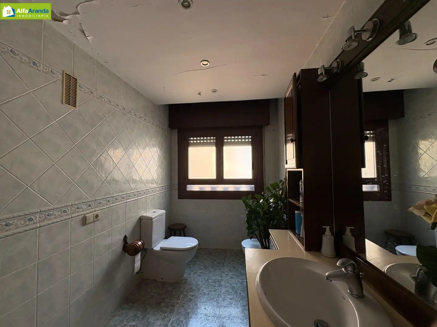 Bathroom of Flat for sale in Aranda de Duero  with Heating, Parquet flooring and Terrace