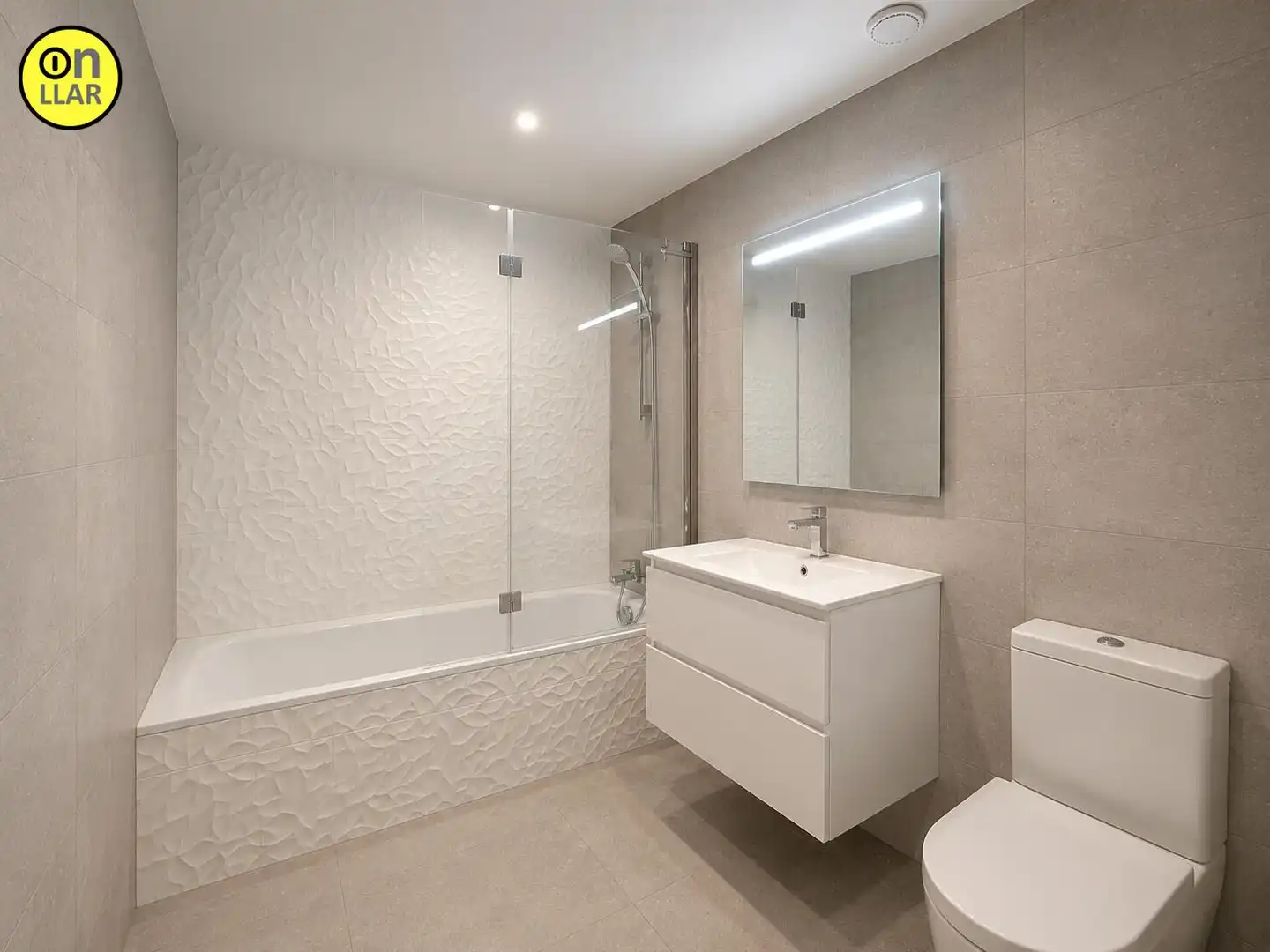 Baño de Piso de alquiler en La Garriga con Parquet, Terraza y Trastero