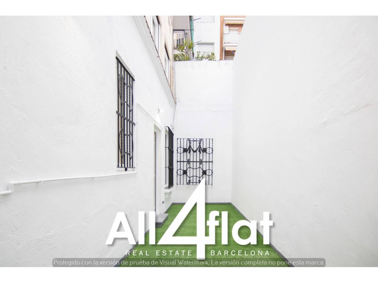Vista exterior de Pis en venda en  Barcelona Capital amb Aire condicionat, Parquet i Traster