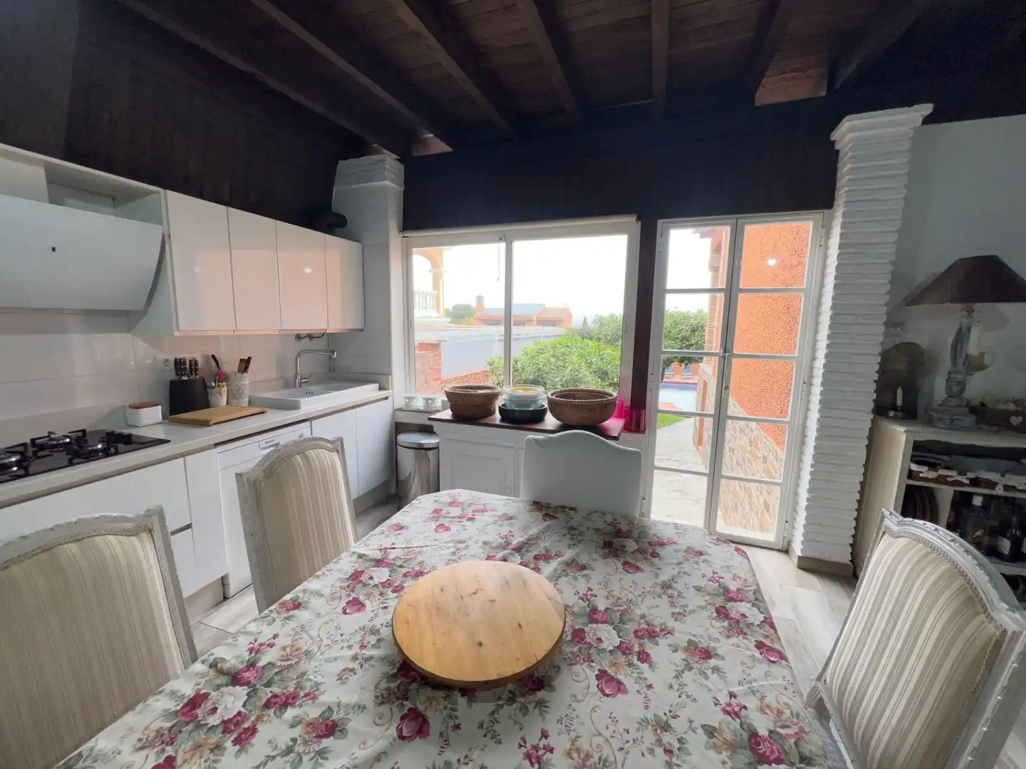 Cuina de Casa o xalet en venda en Alhaurín de la Torre amb Aire condicionat, Jardí privat i Terrassa