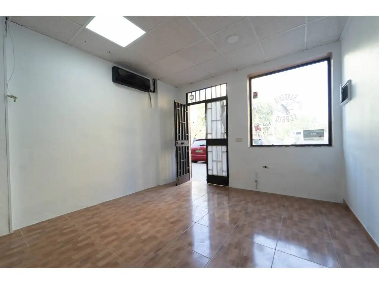 Business premises for sale in Calle Azafatas, imagen 4