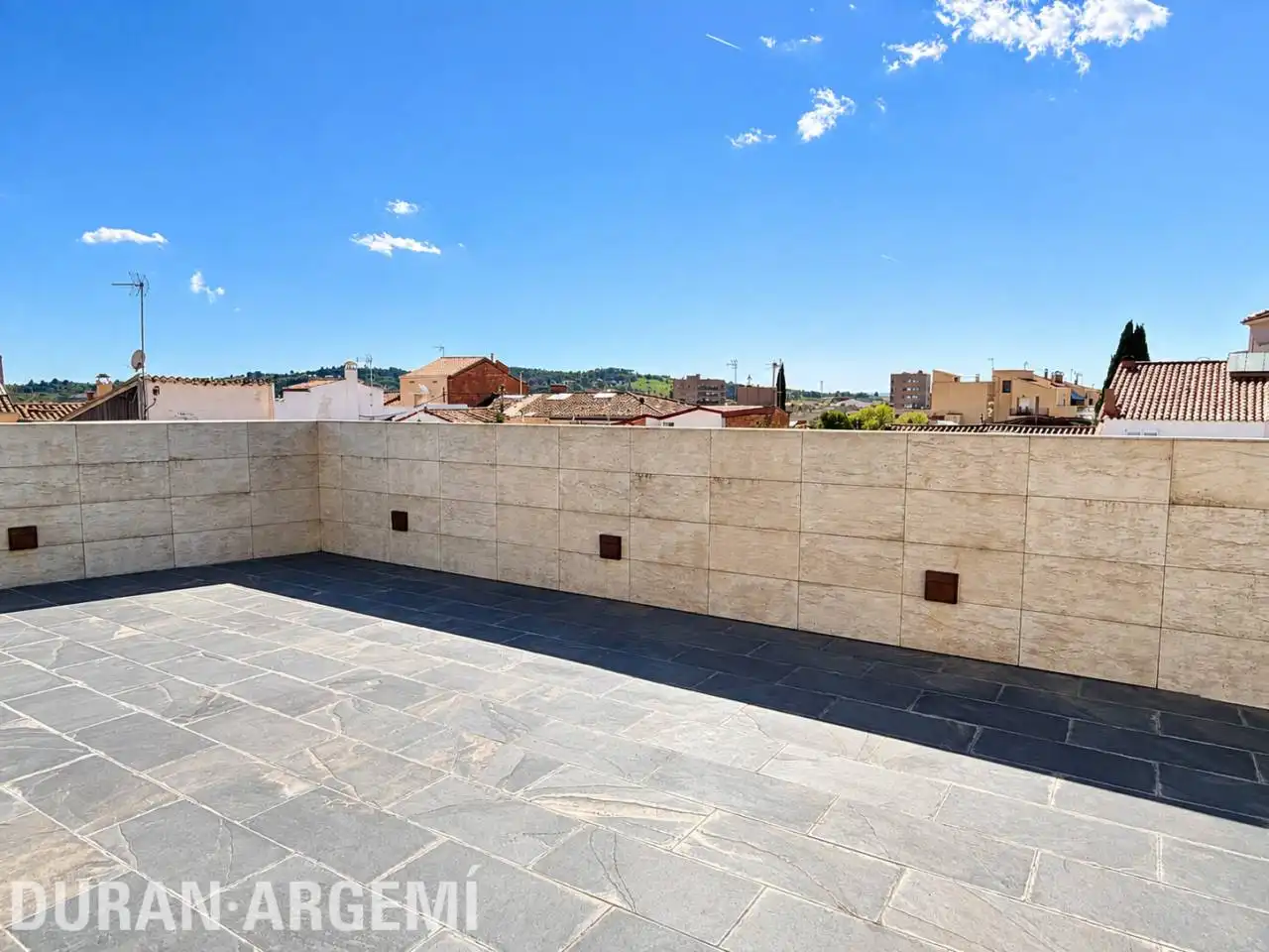 Terrassa de Casa o xalet en venda en Terrassa amb Aire condicionat, Calefacció i Jardí privat