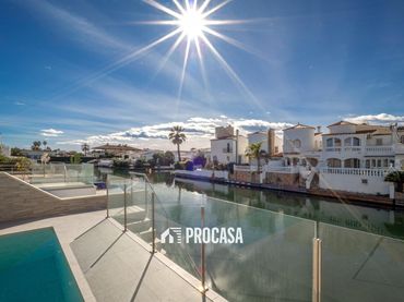 Chalet con piscina en venta en sant maurici  J