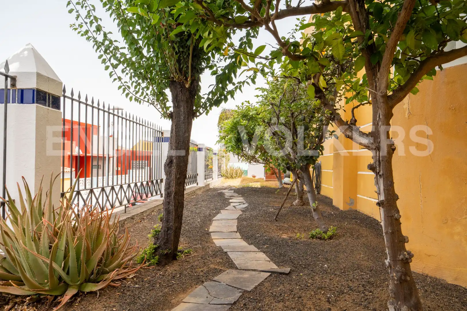 Vista exterior de Casa o xalet en venda en Santa Brígida amb Calefacció, Jardí privat i Moblat